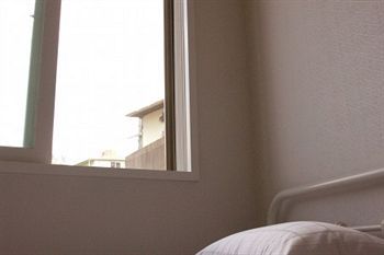 Unni House Hostel *