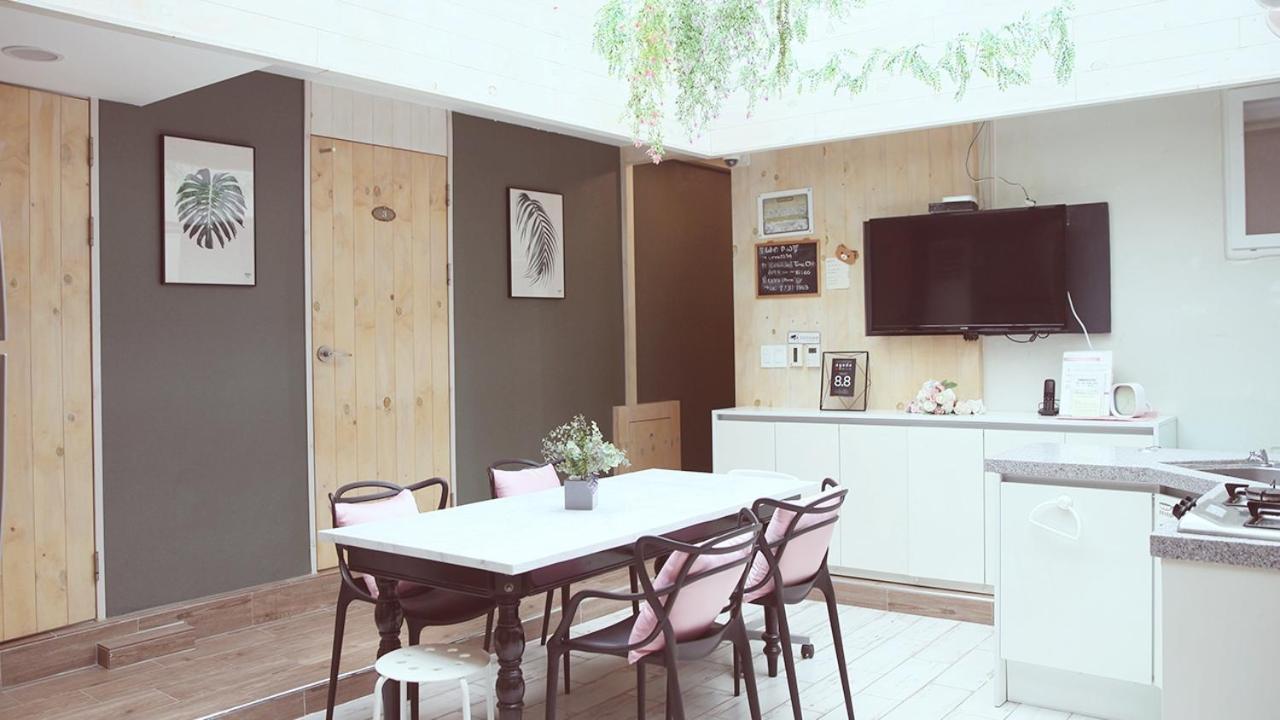Hostel Unni House