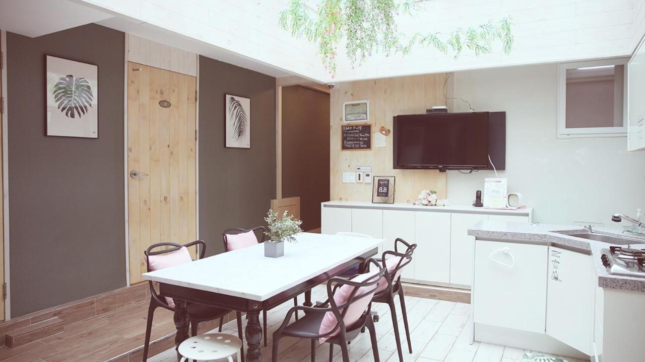 Unni House